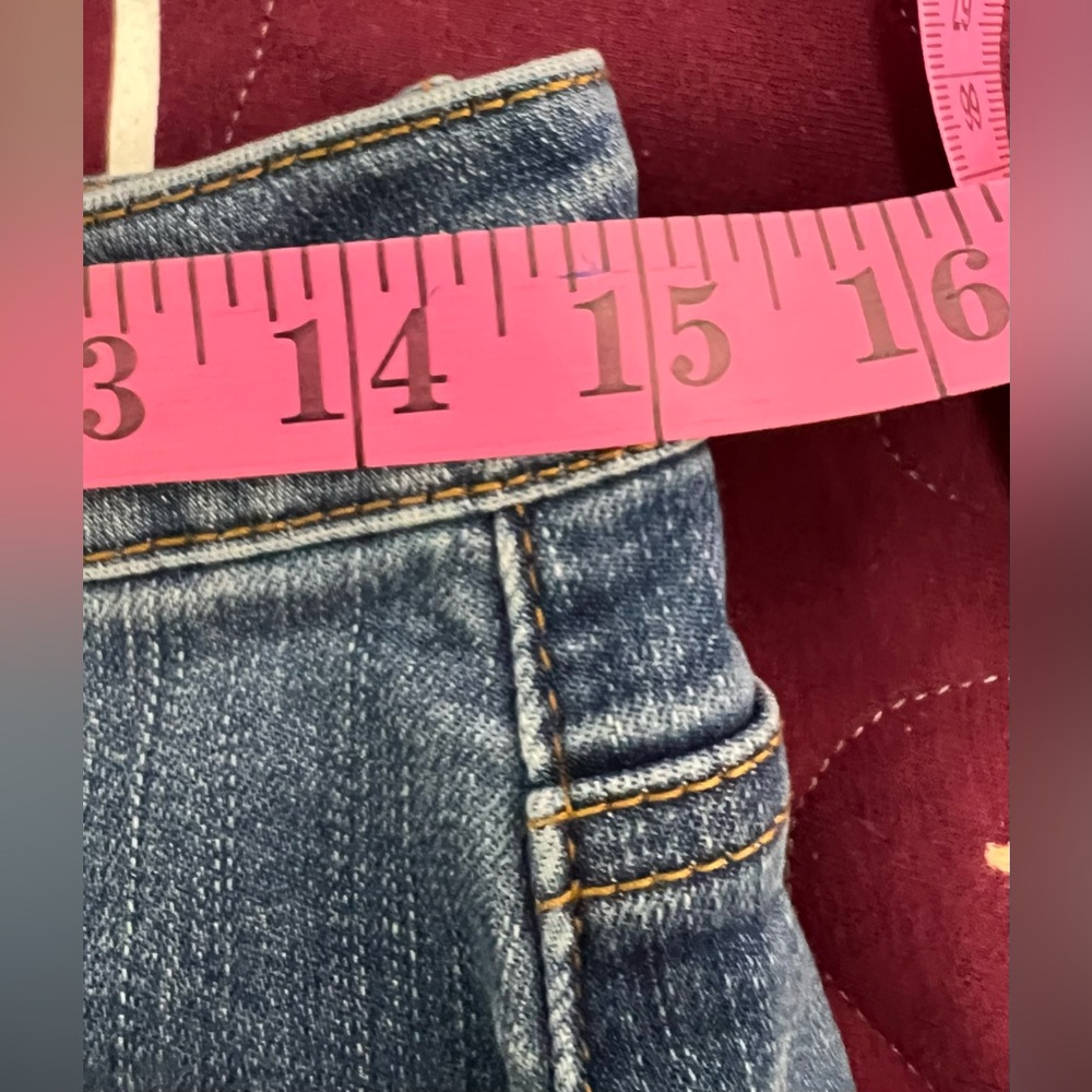 Distressed Jeans - Picture 6 of 7